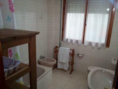 Lupamar Cangas Centro Apartment Onís Екстериор снимка
